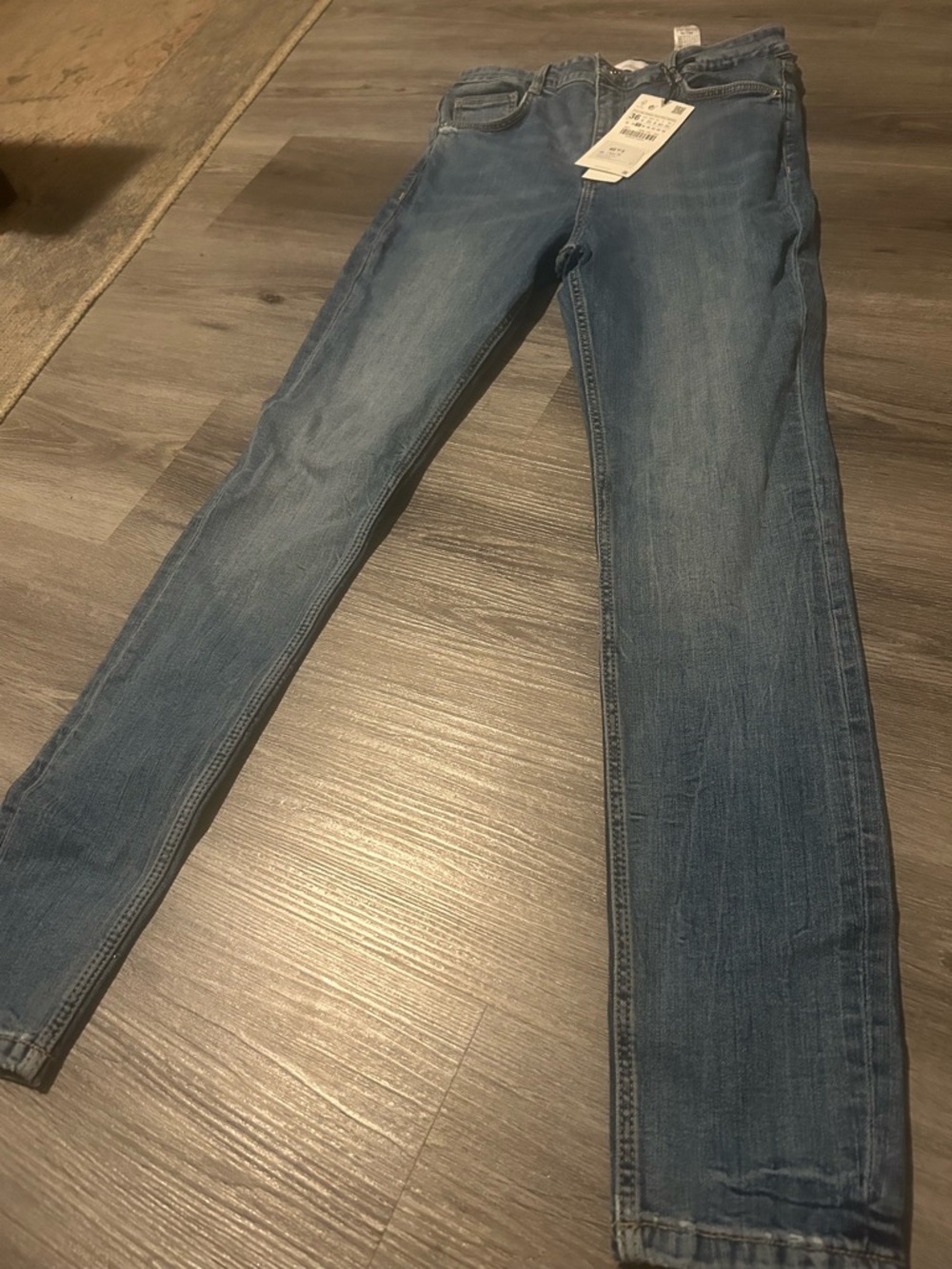Zara Women's Medium Blue Skinny Jeans